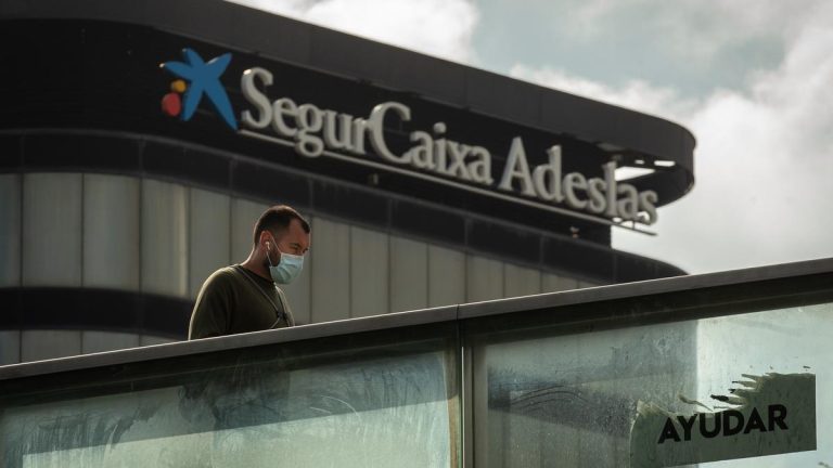 Adeslas no dará servicio de sanidad privada a los funcionarios por Muface pese a la subida de la prima de un 33%