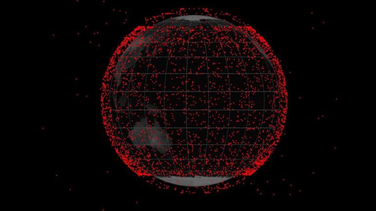 Las claves de la nueva economía espacial: cohetes reutilizables y satélites low cost inundan el cielo