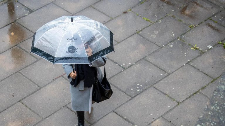 Un frente proveniente del Atlántico trae lluvias en parte de la península y Balears este domingo y el día de Reyes