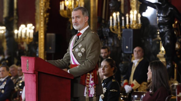 El discurso del rey en la Pascua Militar omitió un párrafo que calificaba a la dictadura franquista como «una página oscura»