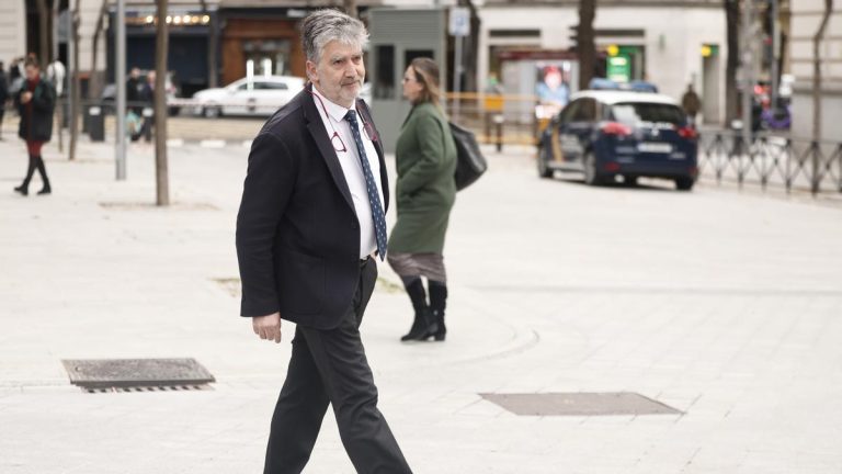 Cosidó se desvincula ante el juez de la guerra sucia a Podemos pese a ser entonces el director de la Policía