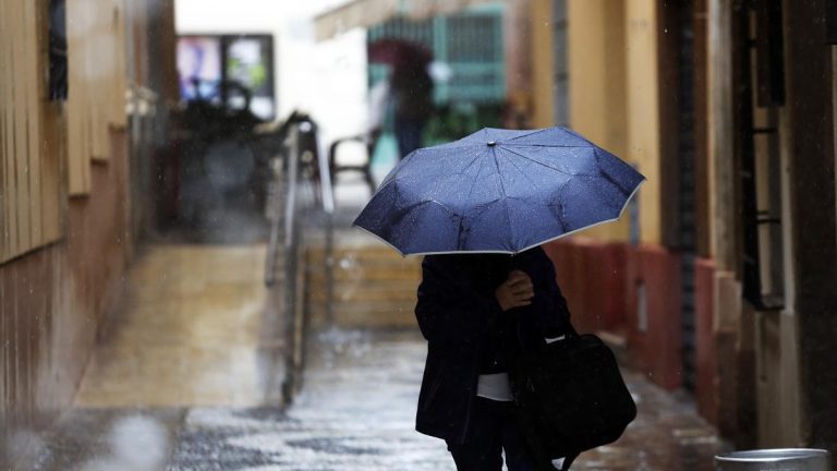 La borrasca Laurence no da tregua y la Aemet activa avisos por lluvia en cinco comunidades