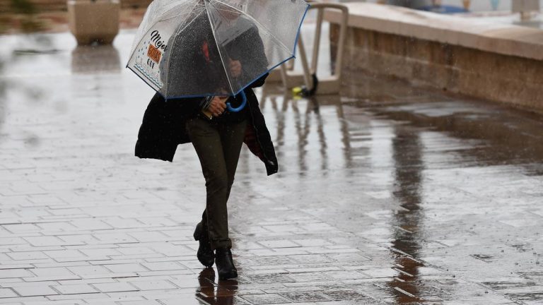 La borrasca Martinho aterriza con fuerza: la Aemet activa avisos por vientos de hasta 100km/h y fuertes lluvias