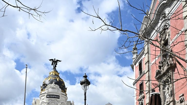 La Aemet prevé cielos despejados y sol en Madrid, que se mantendrá toda la semana