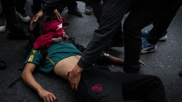 Más de cien detenidos y cientos de heridos en la represión de Milei a la protesta de los jubilados