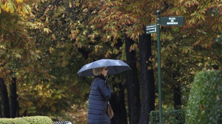 La Aemet avisa de tormentas, lluvias localmente fuertes y activa avisos en hasta 14 comunidades
