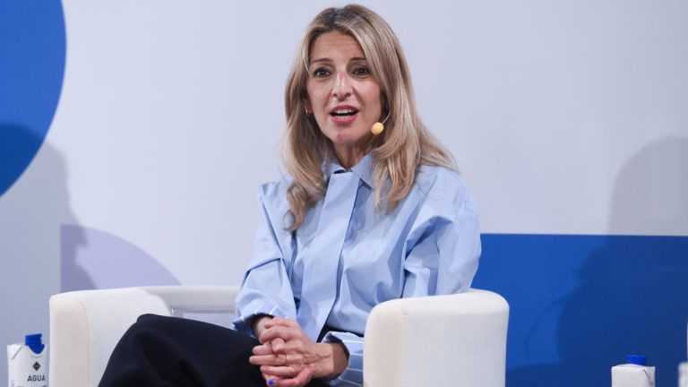 Yolanda Díaz propone que el Gobierno frene la OPA de BBVA a Banco Sabadell: «Es una muy mala noticia»