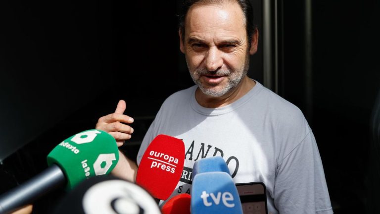 Ábalos reconoce ahora la existencia de una trama pero alega que fue «utilizado» por Santos Cerdán y Koldo García