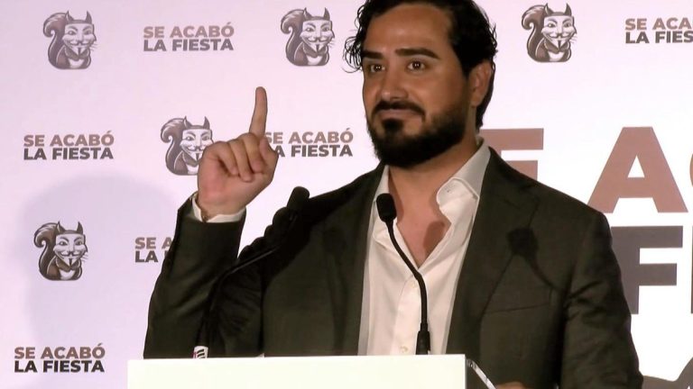 Alvise declara al Parlamento Europeo que ingresó casi 800.000 euros entre 2021 y el verano de 2024