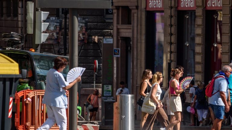 Último día de altas temperaturas y tormentas antes de un descenso generalizado para la semana en Madrid