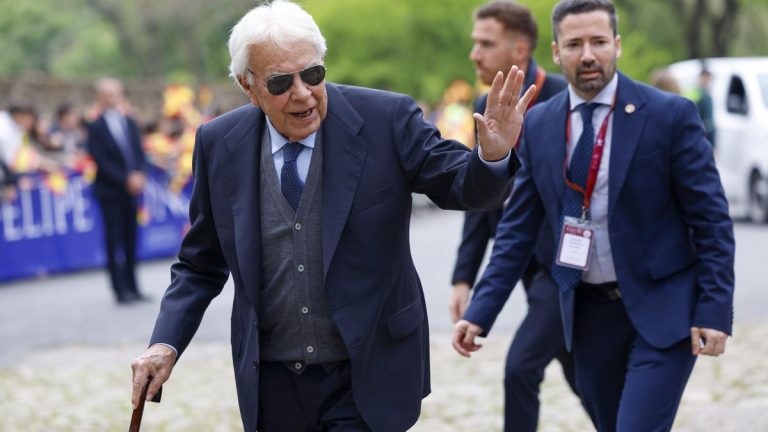 Felipe González anuncia que no votará al PSOE «si se consolida» la ley de amnistía