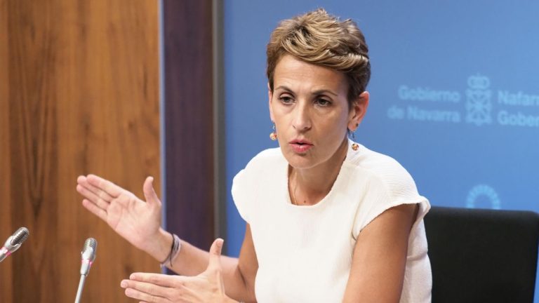 Chivite afirma que Servinabar ocultó en la documentación de los contratos con el Gobierno de Navarra la presencia de Santos Cerdán