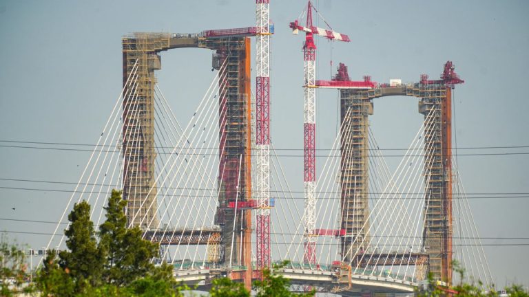 El juez del Supremo pide al Gobierno la documentación de las obras del puente de Sevilla que «obsesionaba» a Cerdán
