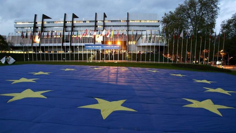 El despido improcedente en España viola la Carta Social Europea por barato y las condiciones para la readmisión