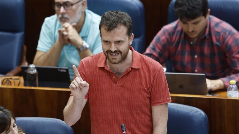 Un diputado de Más Madrid canta el ‘Monorraíl’ de Los Simpsons para criticar el circuito de Fórmula 1 en Ifema