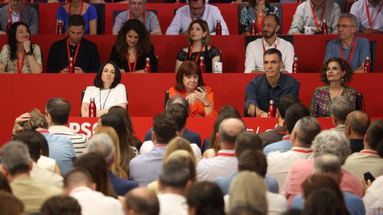 El PSOE tiene claro que debe resistir pero aún no sabe cómo
