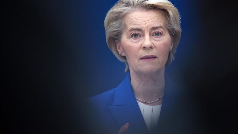 La UE mantendrá suspendidas las represalias a EEUU hasta ver si es posible un acuerdo con Trump