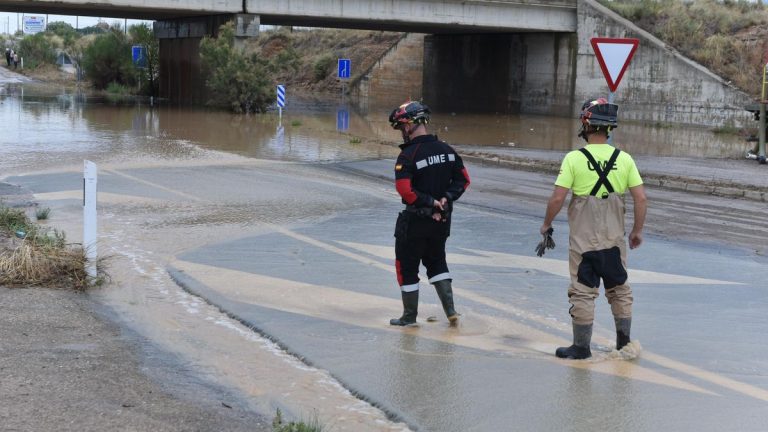 La Aemet eleva la alerta por fuertes lluvias a nivel rojo en el Bajo Aragón y en Lleida