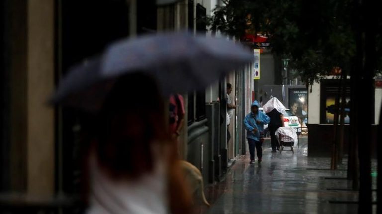 La dana deja tormentas en la Sierra el sábado y descenso de temperaturas para el fin de semana en Madrid