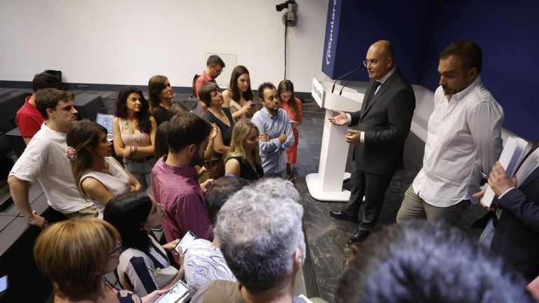 Tellado dice que Feijóo descarta gobernar con Vox: «No habrá coalición»