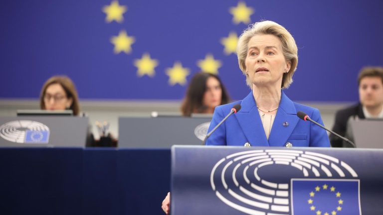 Von der Leyen ve «imposible» un acuerdo «en detalle» con EEUU antes del fin de la tregua arancelaria