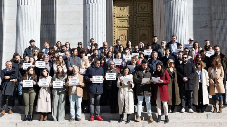 El Congreso tumba el intento de PP y Vox de defender a los agitadores de extrema derecha acreditados como periodistas