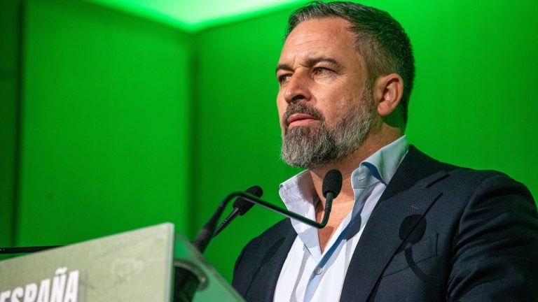 Abascal evita condenar los ataques xenófobos de Torre Pacheco y culpa a las políticas de inmigración del «bipartidismo»