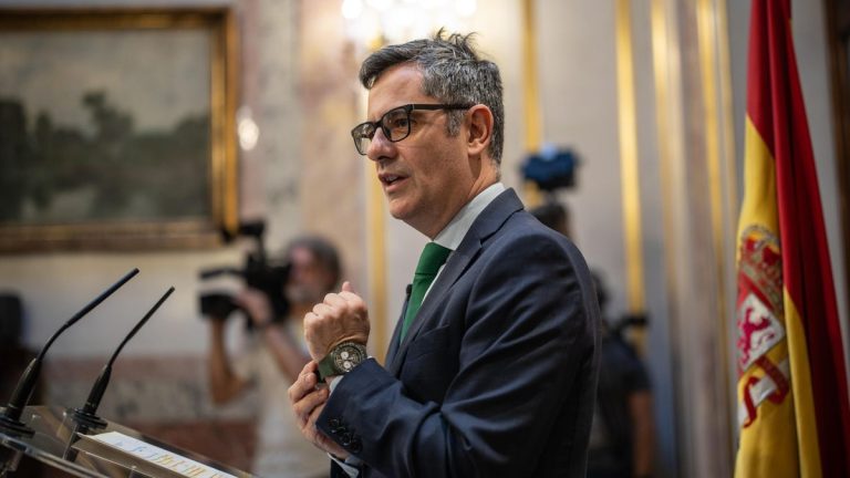 El Gobierno dice que actuó en cuanto conoció las denuncias contra Paco Salazar pero pide no prejuzgar y esperar a las investigaciones