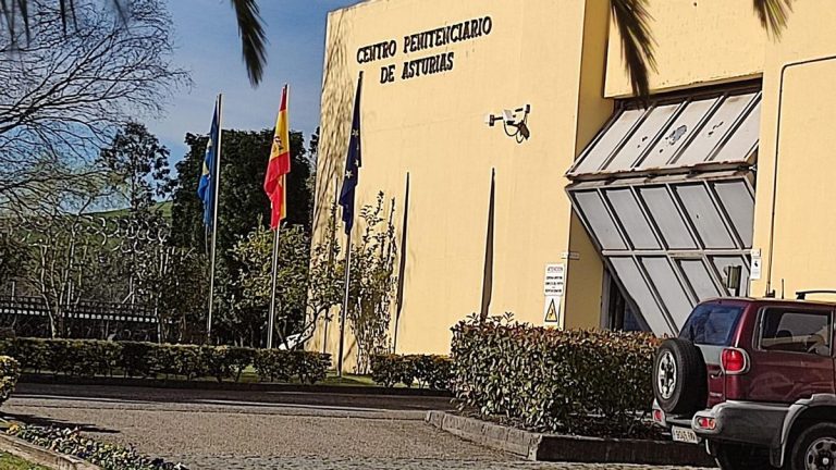 Las ‘seis de la Suiza’ ingresan en prisión voluntariamente para cumplir tres años y medio de cárcel por hacer sindicalismo