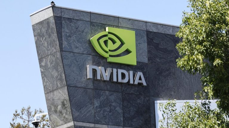 El fabricante de chips Nvidia se convierte en la primera empresa en superar los 4 billones de dólares en valor en Bolsa