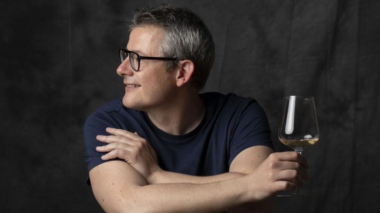 Santi Rivas, divulgador enológico: «Claro que hay vinos de derechas y de izquierdas»