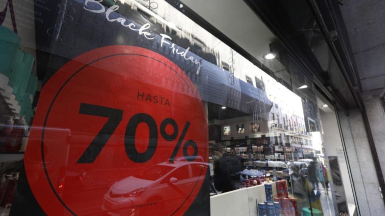Consumo sanciona a siete empresas por falsear las rebajas del Black Friday