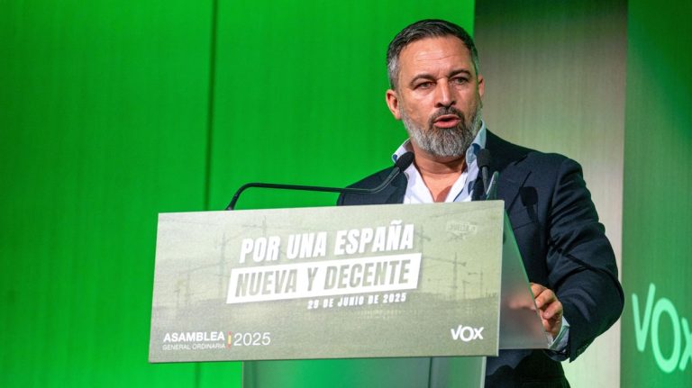 Abascal asegura que no les preocupa que Feijóo copie su discurso contra la inmigración: «Es una victoria»