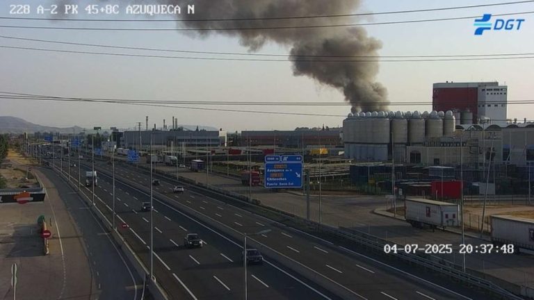 El incendio en una empresa de baterías de litio pone en alerta a la provincia de Guadalajara