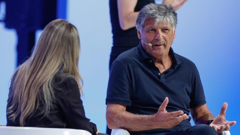 Toni Nadal rompe un tabú de la derecha en el Congreso del PP: «En Mallorca se habla catalán»