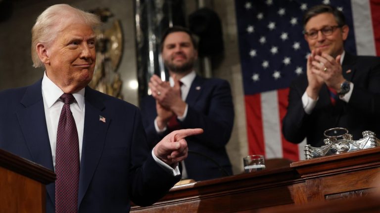 La megaley fiscal de Trump supera una votación decisiva para su aprobación final por el Congreso de EEUU