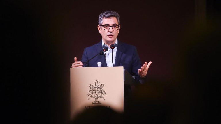 Bolaños asegura que Sánchez será candidato en 2027 y que el PSOE mejorará sus resultados: «Este Gobierno no va de resistir»