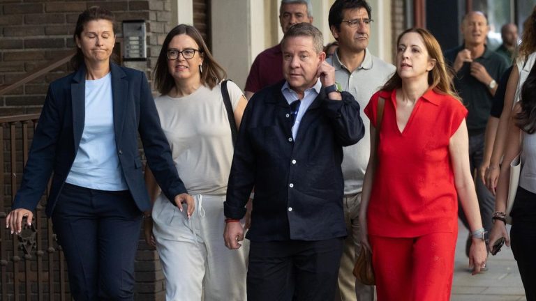 Page, a Sánchez, tras el Comité Federal del PSOE: «Los mejores capitanes son los que evitan que se hunda el barco»