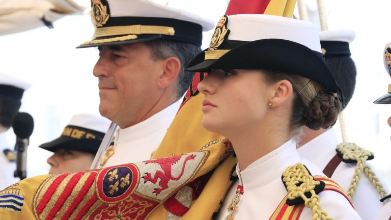 ¿Merece Leonor la Medalla de Galicia? Ni la oposición ni las encuestas respaldan el supuesto «cariño» que esgrime la Xunta