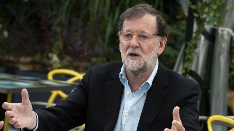 Rajoy pide «no exagerar» el caso Montoro: «Deberíamos ser más prudentes»