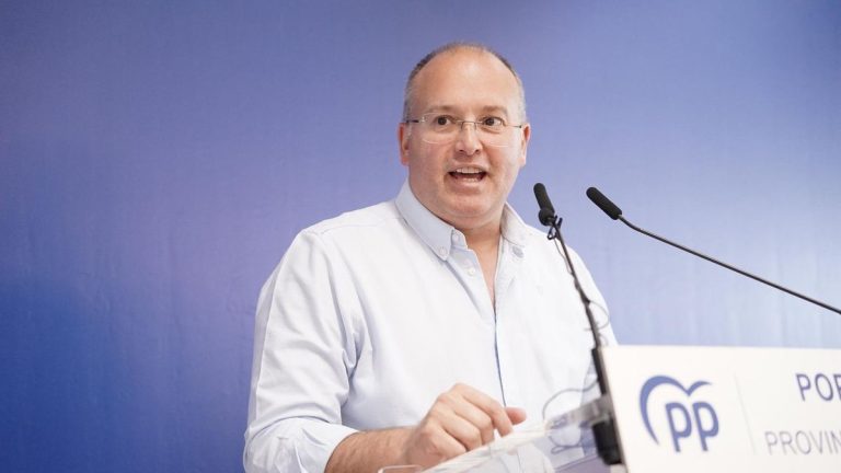 El PP pide al PNV que deje caer al Gobierno de Sánchez mientras vincula a Aitor Esteban con una «mafia corrupta»