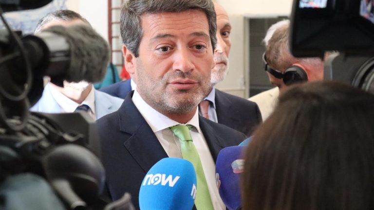La Fiscalía de Portugal abre una investigación contra el líder de la extrema derecha por divulgar datos de niños migrantes