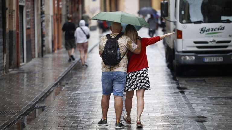 La Aemet prevé un viernes pasado por agua antes de la ola de calor: activa avisos en ocho comunidades por tormentas